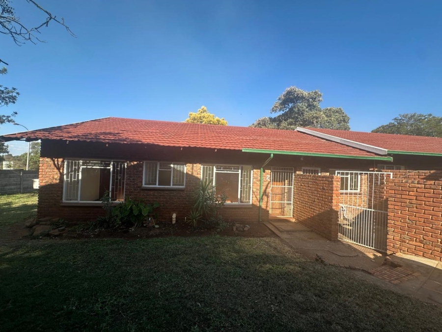 To Let 3 Bedroom Property for Rent in Geelhoutpark North West